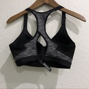 Victoria's Secret Intimates & Sleepwear - Incredible Lightweight Max by Victoria Sport Bra Victoria's Secret Intimates & Sleepwear - Incredible Lightweight Max by Victoria Sport Bra